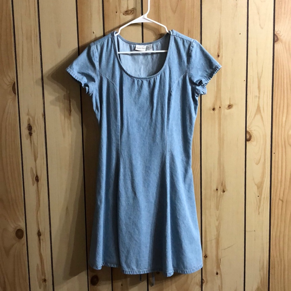 Short Denim dress size L Newport News Gently Worn